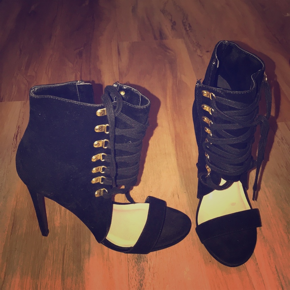 Sheik , lace up heels size 7